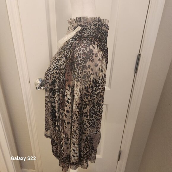 Chicos's Blouse. NWT. Size Small. Host Pick. - Picture 8 of 13